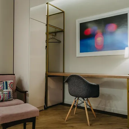 The Luxe - Tsimiski, Skg *